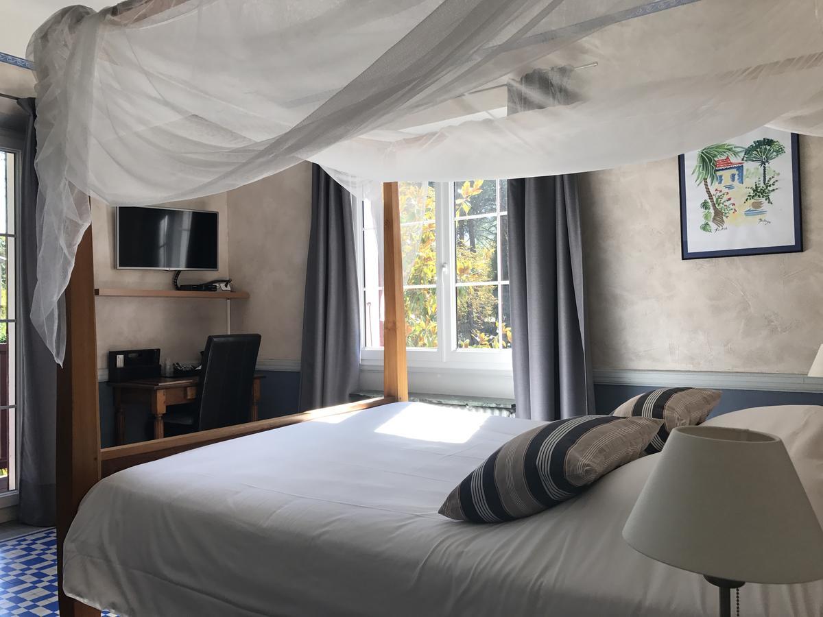 La Villa Du Parc Prades  Room photo