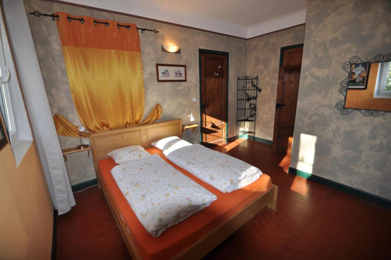 La Villa Du Parc Prades  Room photo